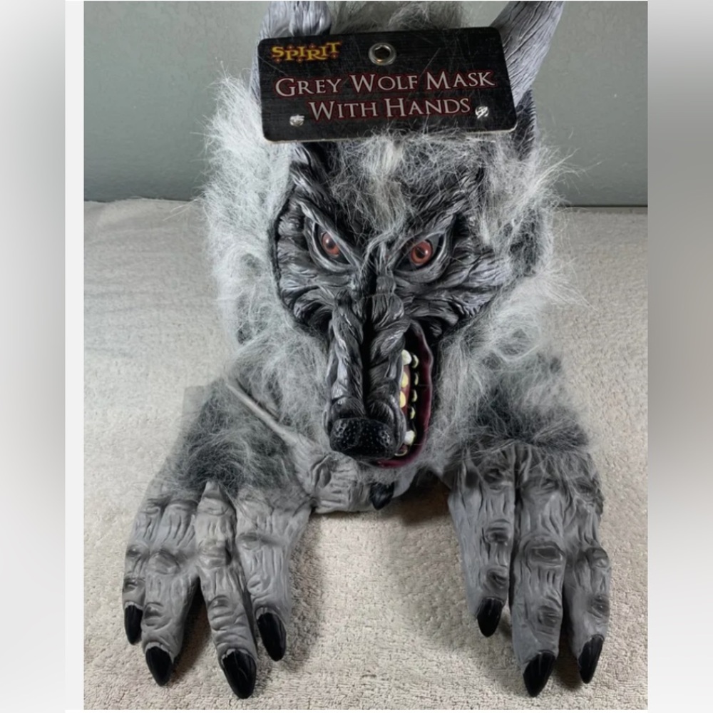 NWT Grey Wolf Mask with Hands Spirit Halloween Costume Cosplay Furry New